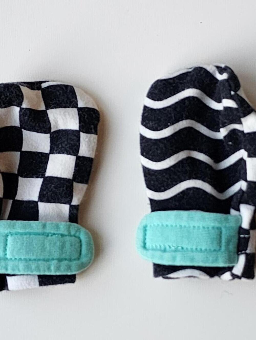 Baby Clothes - Lovevery Gloves Mittens Scratch Guards